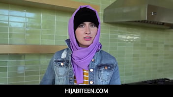 Hijabiteen – Angeline Red Berakhir Bercinta Dengan Donnie Rock