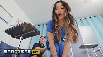 Perawat Seksi Aria Lee & Lulu Chu Manfaatkan Privasi Ruang Periksa Untuk Ambil Sampel Sperma Dari Zac Yang Beruntung – Brazzers
