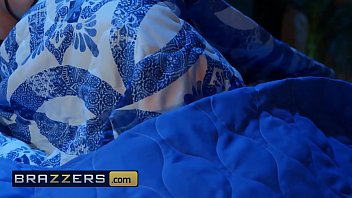 Eliza Ibarra & Seth Gamble – Nikmatnya Jadi Nakal – Brazzers