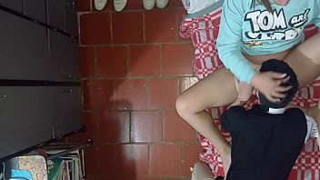 Kamera Tersembunyi Merekam Anak Tiri Berhubungan Intim Dengan Ibu Tirinya – Adegan Panas Dari Atas Langit-langit