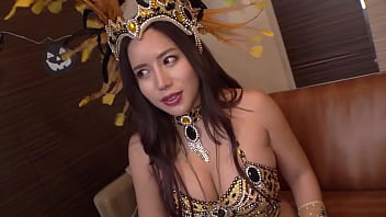 Pesta Seks Malam Halloween: Gadis Sambra Seksi Dengan Payudara H-cup Yang Bikin Heboh!