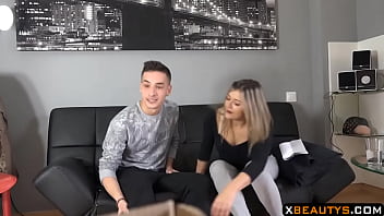 Lucky Cowok Beruntung Bercinta Dengan Sahabat Terbaiknya