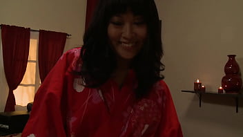Yuki Mori Merengek Memohon Cock Besar Amerika
