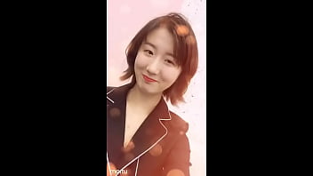 Analis Keuangan Terkenal China Dorrit Yaqi Memberikan Kenikmatan Tak Terduga