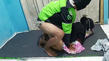 Pesanan Gojek Berujung Ajakan Mesum Di Rumah