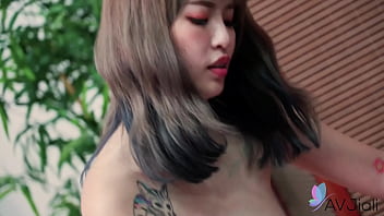 Gadis Cina Nakal Menggoda Pria Gemuk.