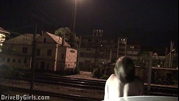 Gadis Manis Berambut Pirang Alexis Crystal Siap Untuk Pesta Seks Liar Di Mobil