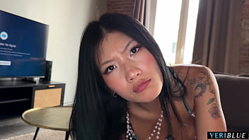 Dia Ketahuan Kirim Foto Bugil Ke Pacarnya!