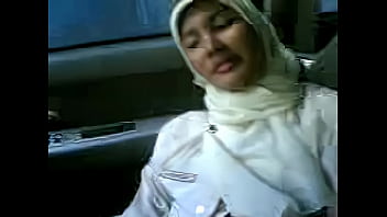 Jilbab Modis Untuk Gaya Berkendara