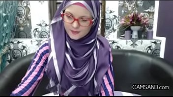 Pria Arab Tampan Yang Menggoda Dengan Hijabnya