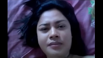Gadis Seksi Indonesia Beradegan Mesra Dengan Teman Suami, Roni
