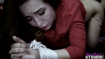 Bambi Brooks Menghancurkan Langkah Putri Tirinya