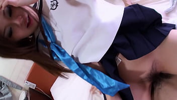 Makoto Jepang Nikmati Kenikmatan di Area Pribadinya