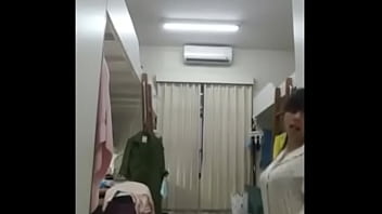 Mantan Kekasih Cina Indonesia Menari Striptis