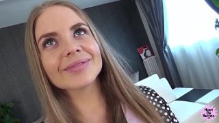 Gadis Rusia Cantik Dihardcore Dan Diberi Facial