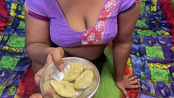 Gadis India Cantik Makan Momos Lalu Digoyang Di Kamar Oyo, Video Panas Viral