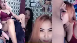 Moza Minta Sahabatnya Untuk Menjilati Vagina