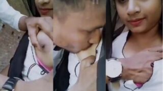 Pasangan Berbahagia Di Teras Dalam Video Mahasiswi India