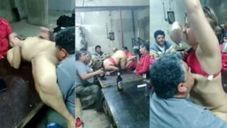 Wanita Murah Menghibur Sekelompok Pria Dalam Video Dewasa India