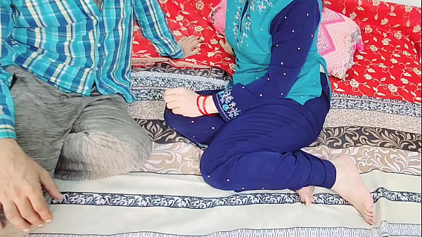 Pasangan India Panas Beraksi Di Kamar, Suami Nikmati Seks Anal Kasar Dengan Audio Hindi, Istri Dalam Posisi Doggystyle