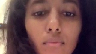 Tampilan Menawan Gadis Desi Dengan Penampilan Memukau