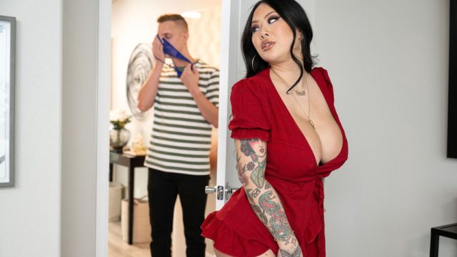 Brazzers – Aku Butuh Privasi! Kecuali Saat Mandi Bareng