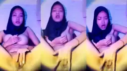 Jilbab Hitam Menggoda, Basah Dan Bergairah Saat Masturbasi