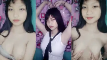 Gadis Mungil Cantik Yang Bikin Heboh
