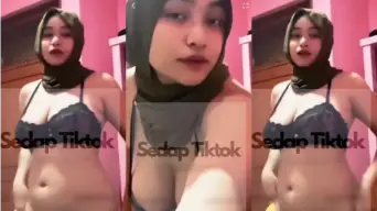 Hijabers Seksi Goyang Hot Di Tiktok Bikin Heboh
