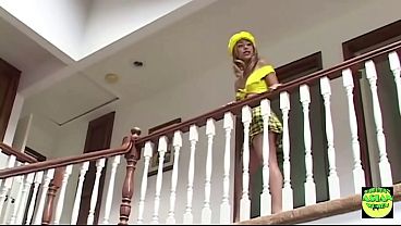 Cowok Bertongkat Besar Menghajar Pantat Ketat Cewek Asia Seksi Sampai Merintih