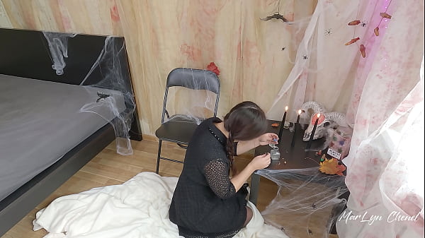 Kostum Halloween Seksi – Keluarga Addams, Sensasi Rabu Dan Pugsley Oleh Marlyn Chenel