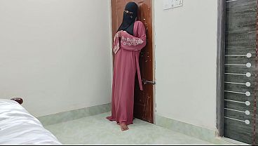 Malu-malu Tapi Ngehe, Cewek Hijab India Pertama Kali Digenjot Puas