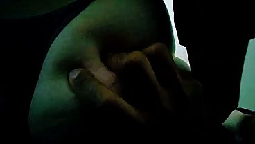 Kakak Tiriku Lagi Horny Banget, Dia Minta Bantuanku Buat Ngerjainnya.