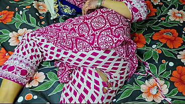Ibu Tiri Celana Robek, Anak Tiri Langsung Ngewe Pantat Montoknya.