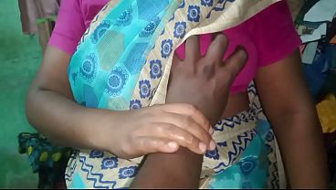Ibu Rumah Tangga India Priyanka, Aksi Nakal Di Rumah Sendiri.