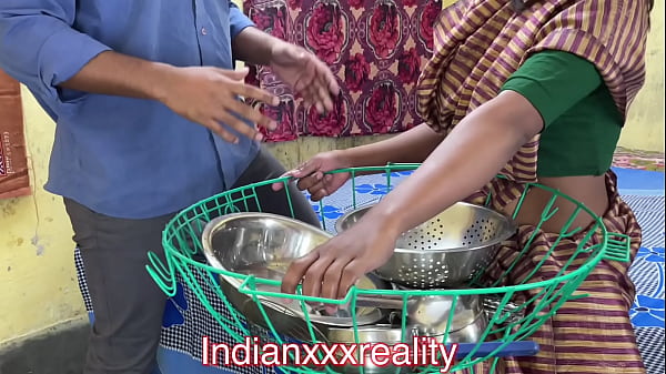 Ibu Tiri Desi Paling Hot Sepanjang Masa, Suara Jelas Bikin Makin Bernafsu.