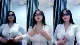 Julia Lea Pamer Tetek Montok Dibalik Kemeja Ketat Yang Nyetrik.