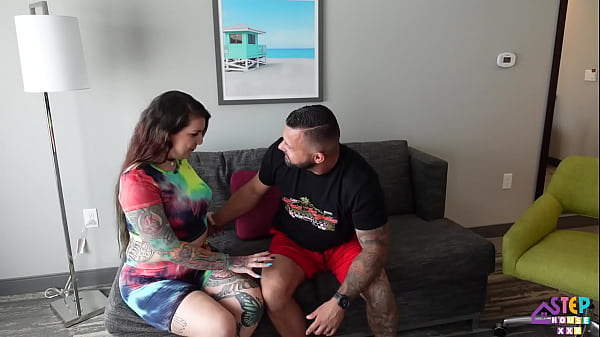 Neveah Rose Ngewein Kakak Tiri, Bikin Basah Semua