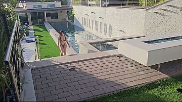 Tante Montok Latin Tokyo Lynn Digenjot Di Pinggir Kolam Hollywood Hills