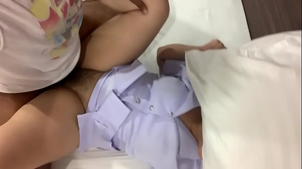Jangan Bocor Di Baju, Nanti Ke Kantor Lagi. Ngentot Sambil Ngobrol, Enak Banget.