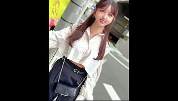 Baca Ini, Gue Model Majalah, Setengah Filipino Setengah Jepang, Baru 18 Tahun, Tubuh Gue Siap Bikin Lo Ngiler.