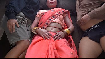 Nggak Pakai Sensor, Bokep India Tiri Sama Anak Tiri, Hot Abis, Gaya Desi Bikin Makin Liar.